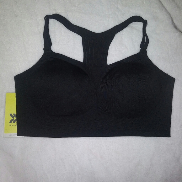 All in motion sports bra in Medium - Picture 3 of 7